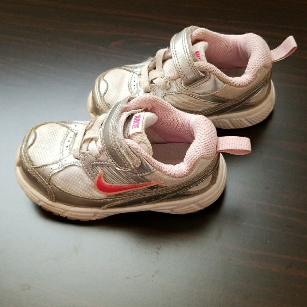 Nike 7c sneakers
